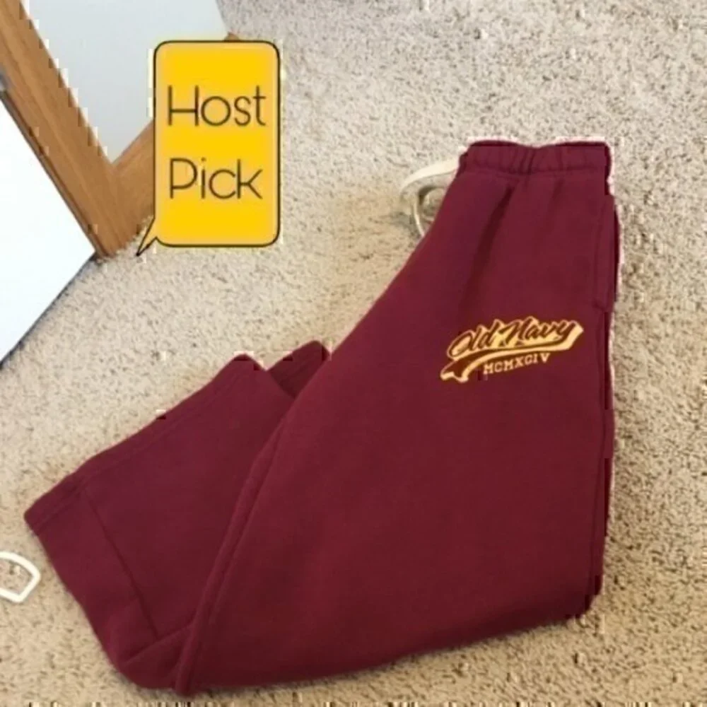 Boys size small 6/7 Old Navy maroon sweat pants